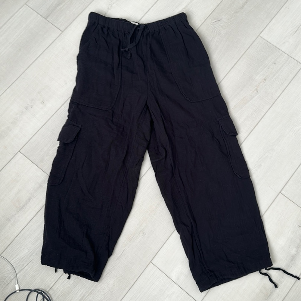 Aritzia Wilfred cargo flowy pant